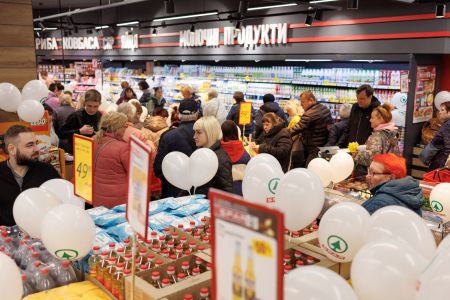 В Ужгороді відкрився новий супермаркет SPAR