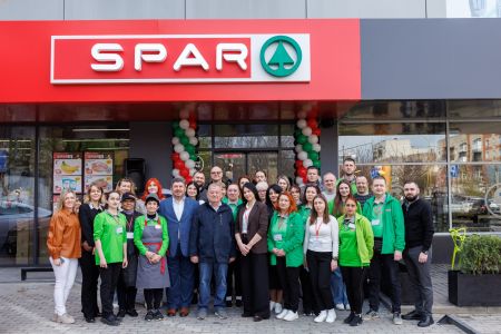 В Ужгороді відкрився новий супермаркет SPAR