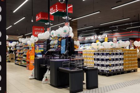 В Ужгороді відкрився новий супермаркет SPAR