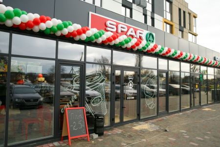 У Зміїнці відкрився новий супермаркет SPAR