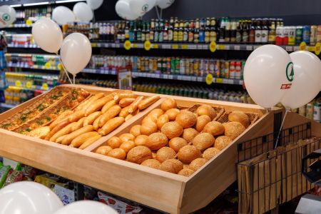 В Ужгороді відкрився новий супермаркет SPAR