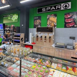 На Волині відкрився новий сучасний супермаркет SPAR